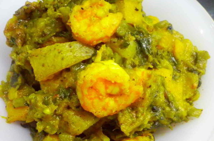 Prawn With Poi Shak Chorchori