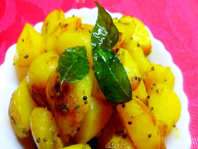 Aloo Bhujiya with Kadi patta