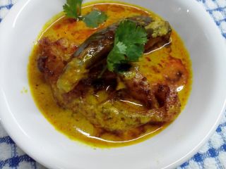 Baiguni Fish Curry step by step 