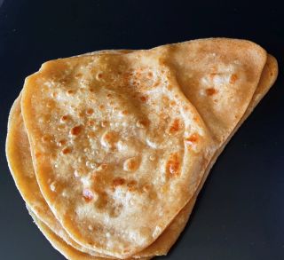 Tikona paratha