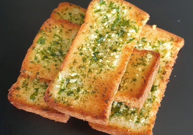 Instant Garlic Bread