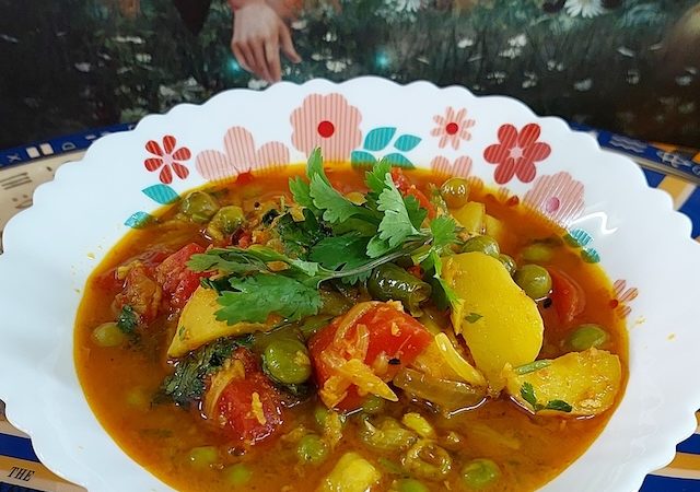 Healthy Mixed Vegetable Recipe served in white bowl.